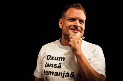 Paulo Mansur apresenta comédia que fala de preconceito religioso