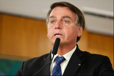 Juristas comentam sobre possíveis crimes de Bolsonaro em caso de vacina falsa