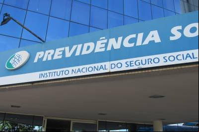 Governo reduz taxa de juros do crédito consignado no INSS