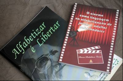 O livro escrito como resultado do mestrado